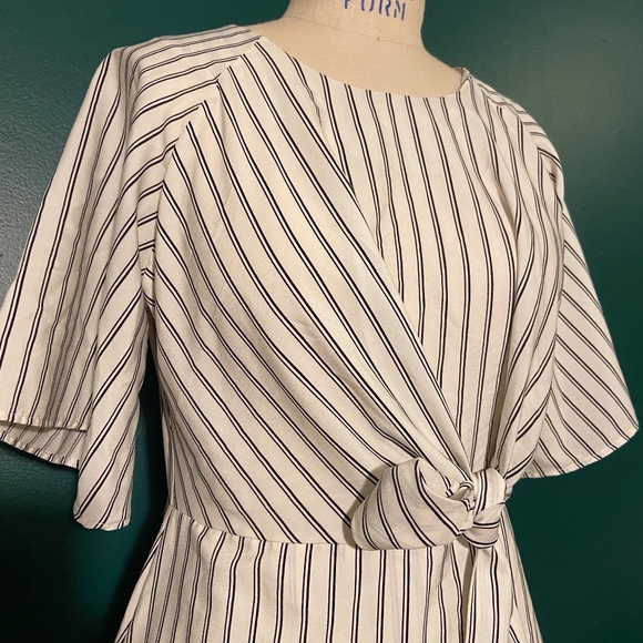 Front side tie dress - Picture 1 of 2